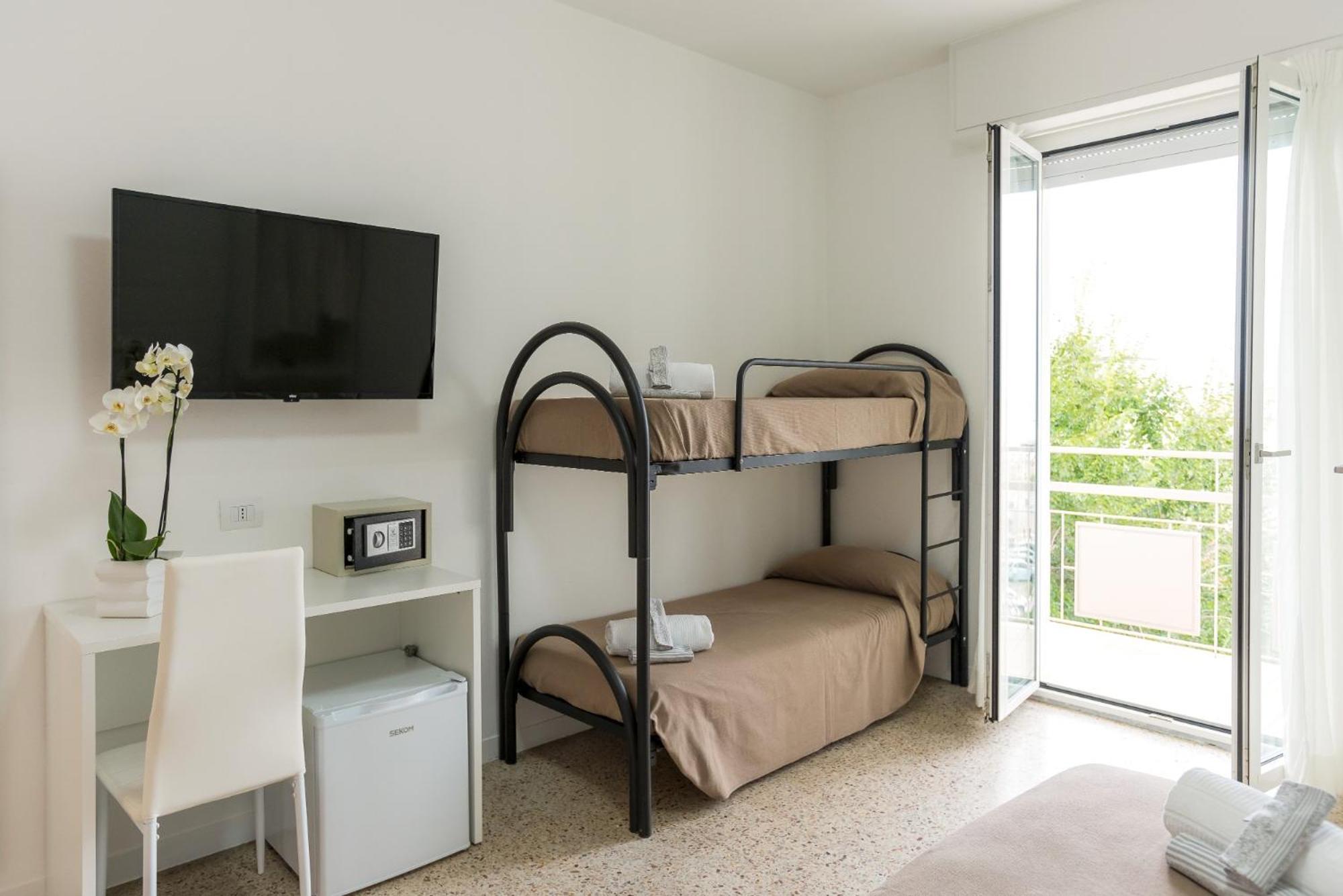 Hotel Ninfea Каттолика Экстерьер фото