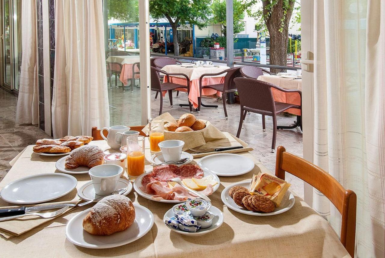 Hotel Ninfea Каттолика Экстерьер фото